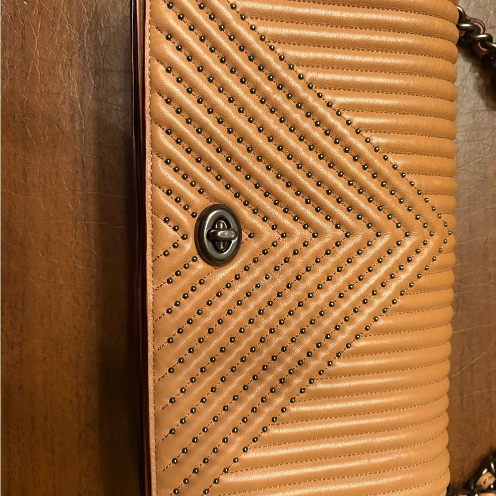 Elegant Tan Quilted Women's Bag